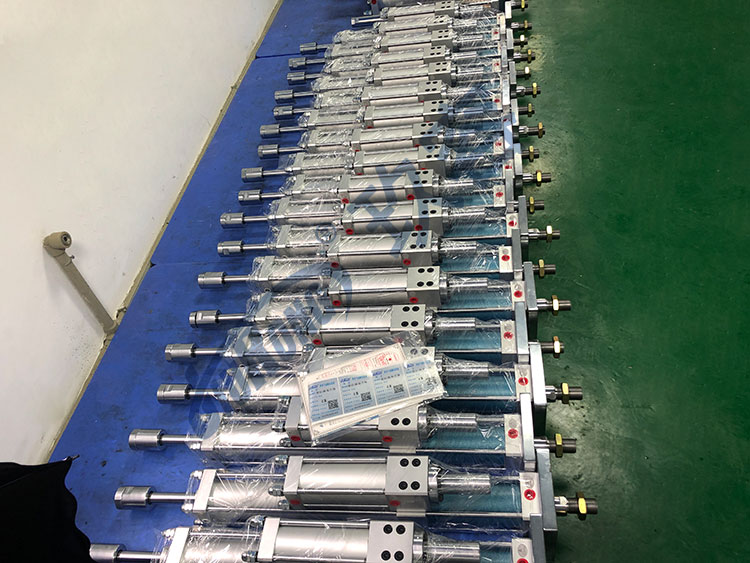 秋葵视频网站廠家非標定製的總行程可調氣液增壓缸