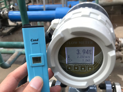 化纖廠低電導率電（diàn）磁流量計現場